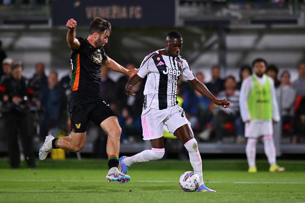 国脚恢复训练，伤病情况明显好转